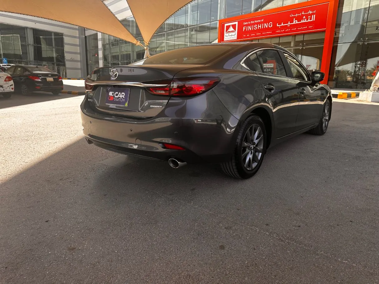 Car image 5