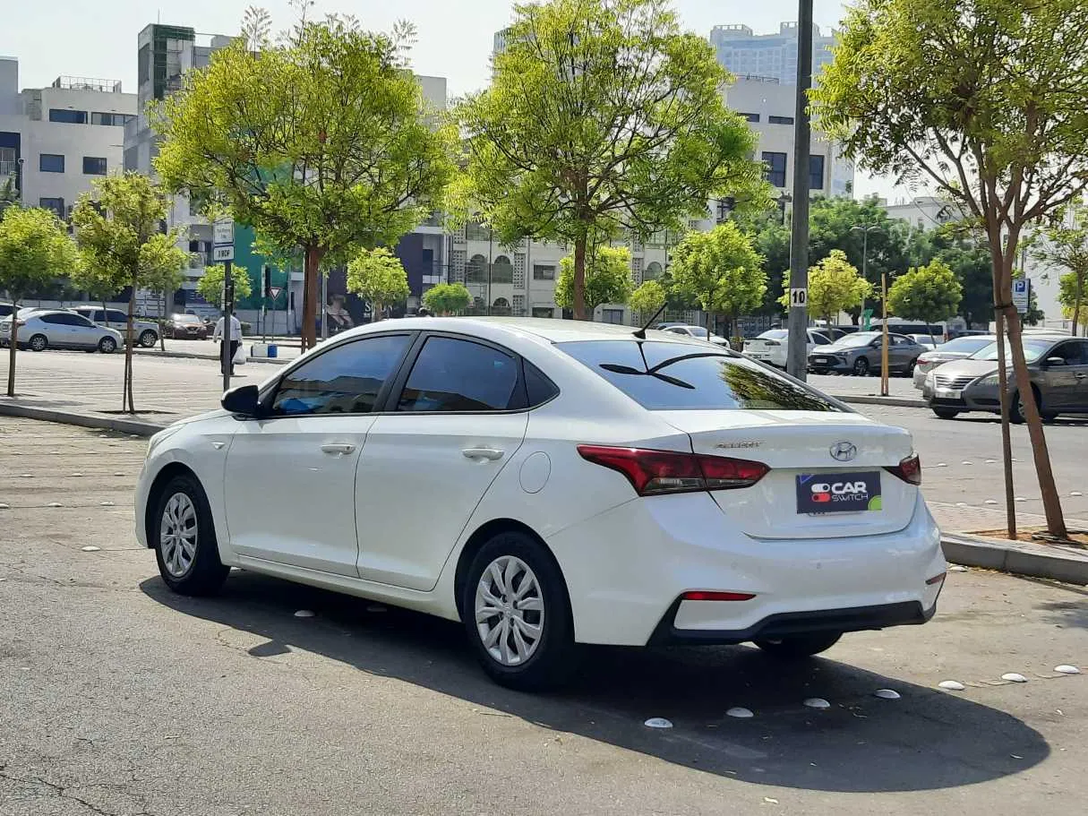Car image 7