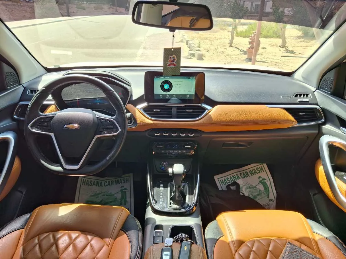 Car image 15