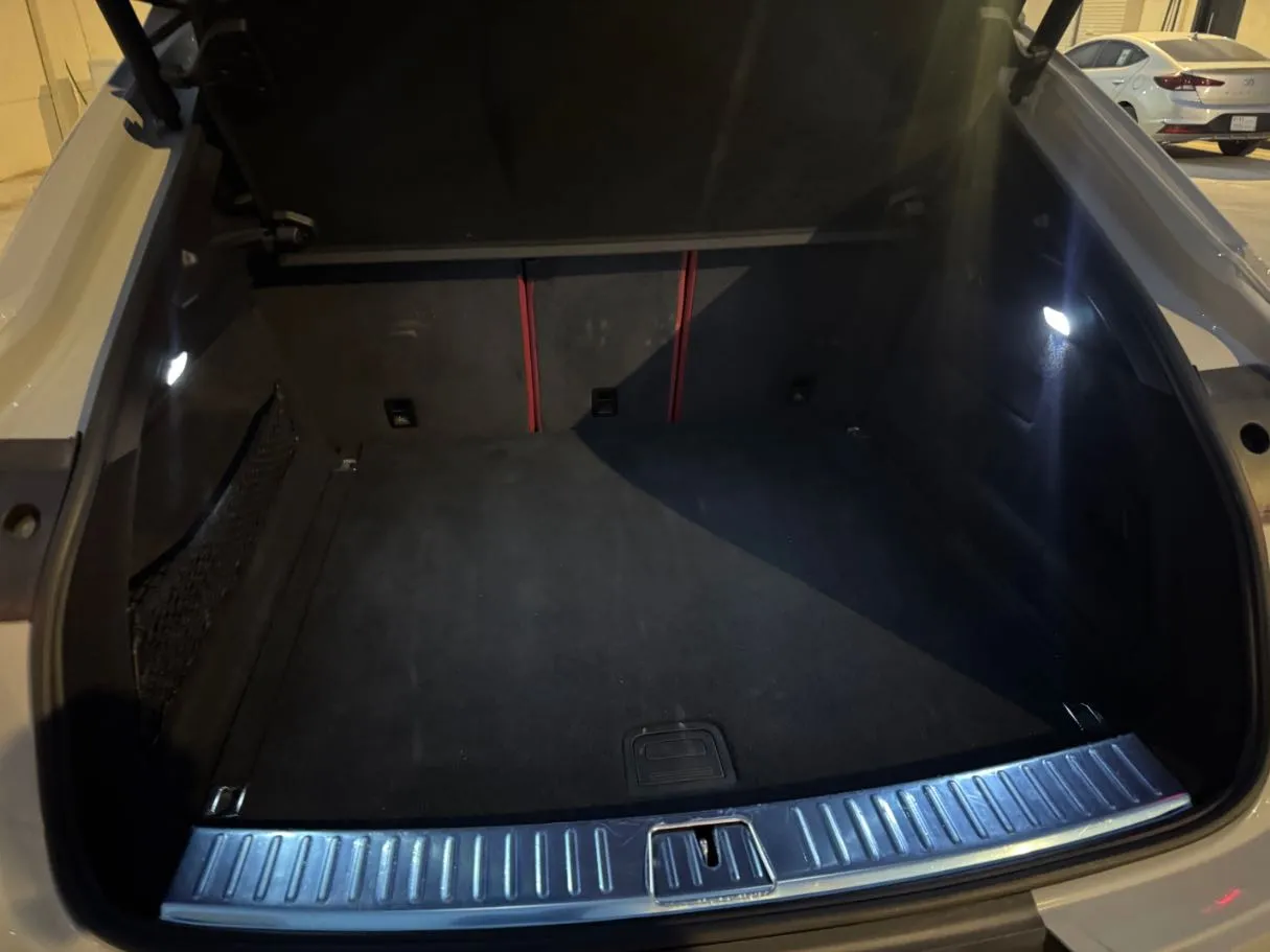 Car image 21