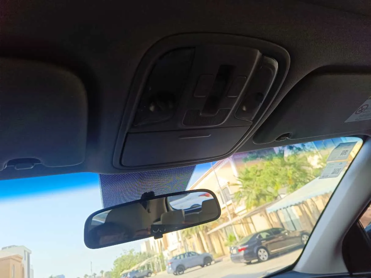Car image 28