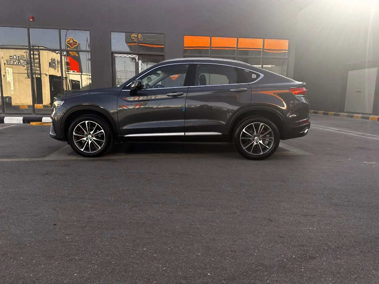 Car image 8