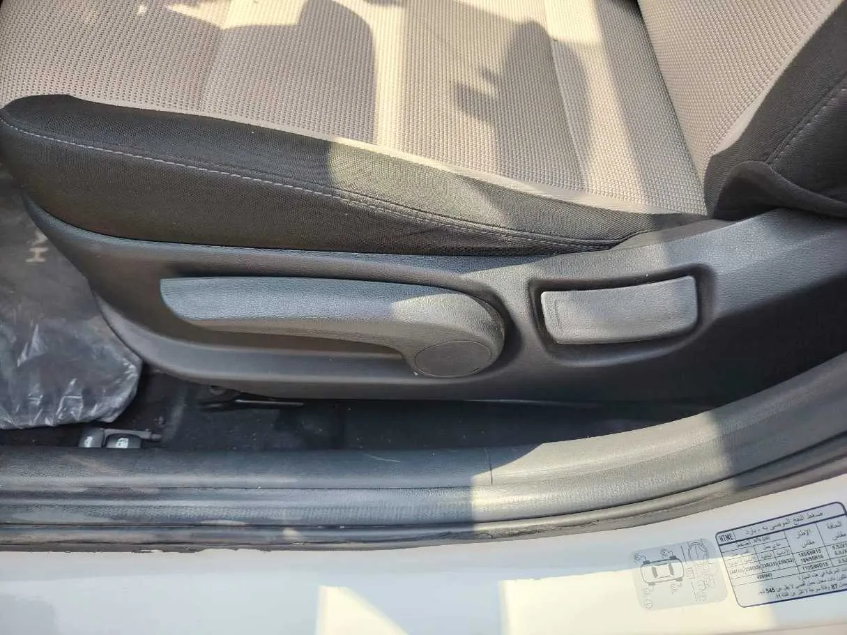 Car image 35