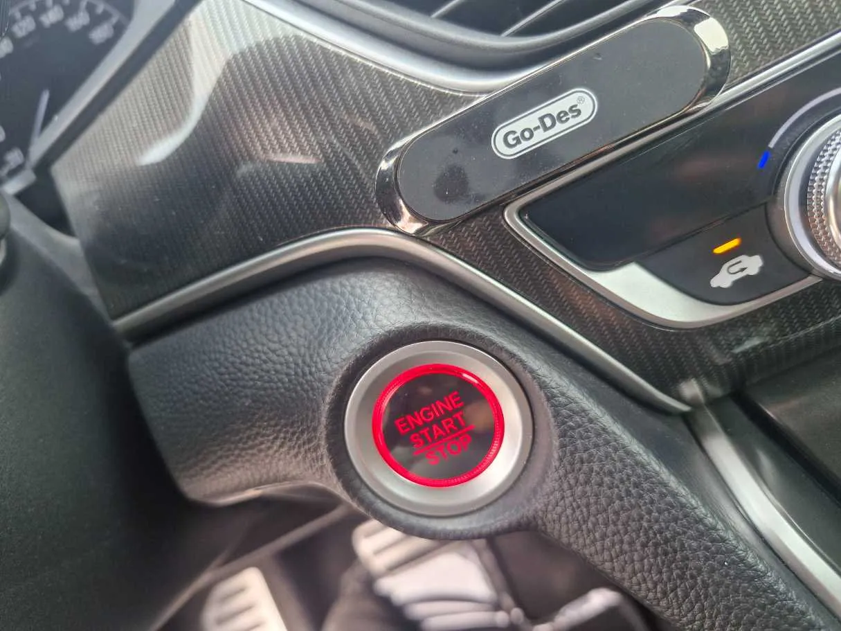 Car image 21