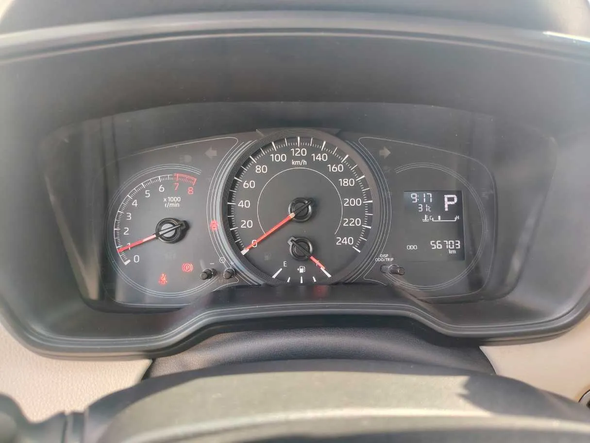 Car image 27