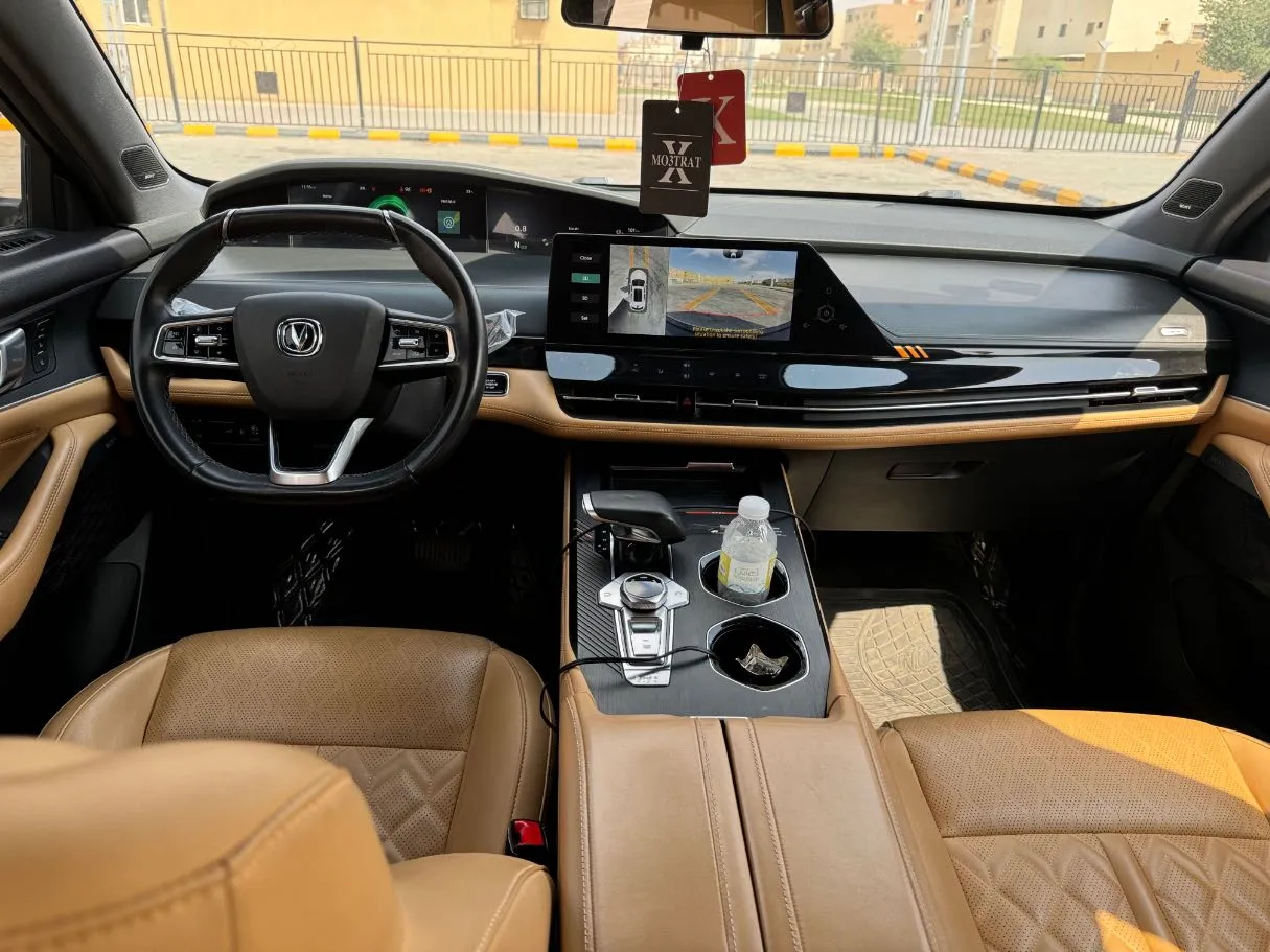 Car image 15