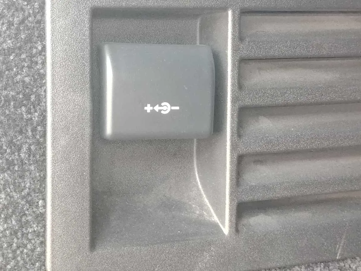 Car image 33