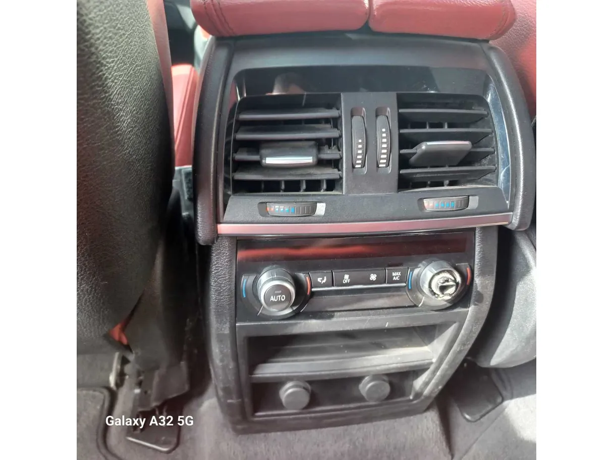 Car image 32