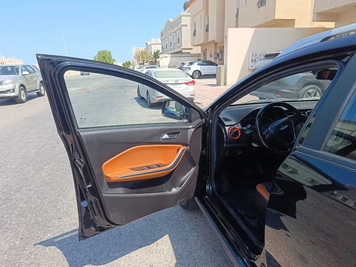 Car image 11