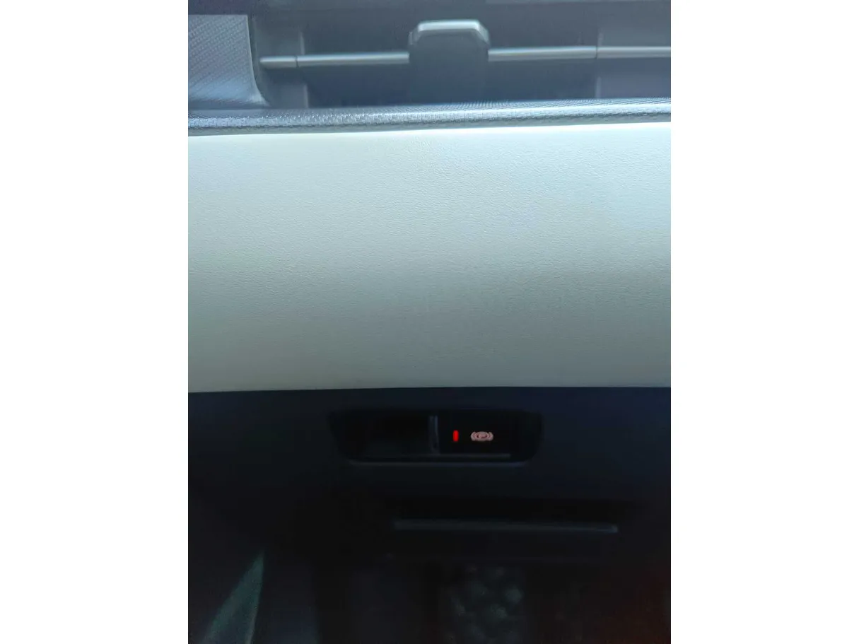 Car image 31
