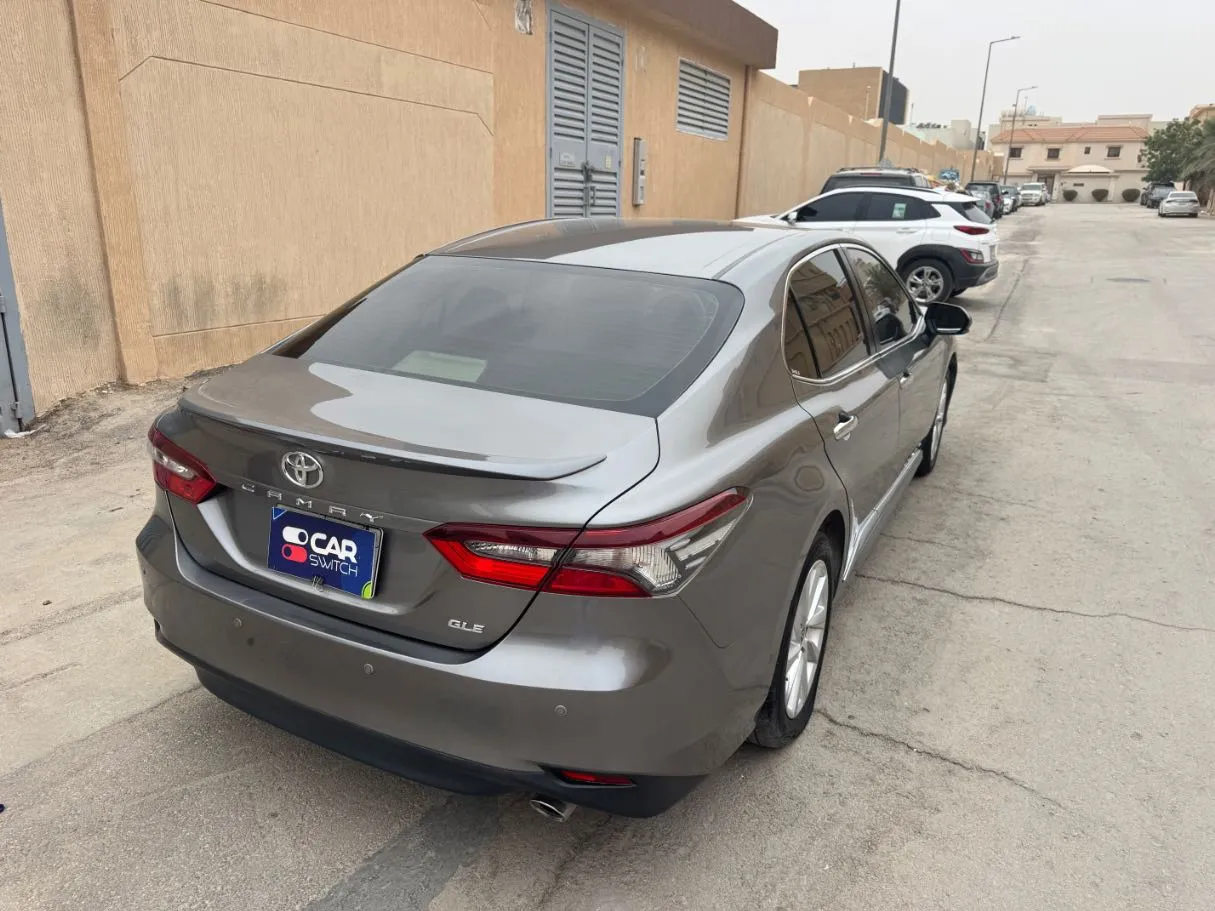 Car image 5