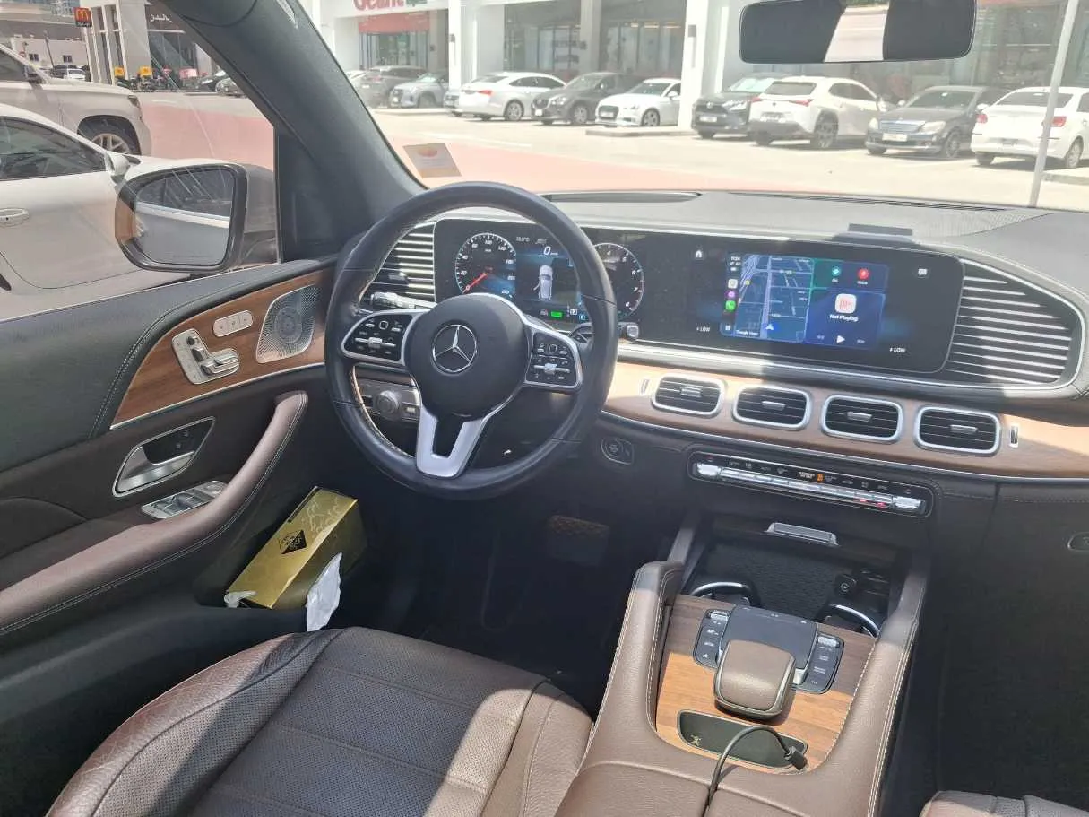 Car image 17