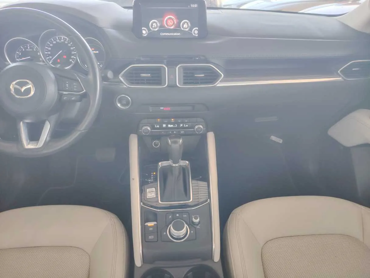 Car image 26