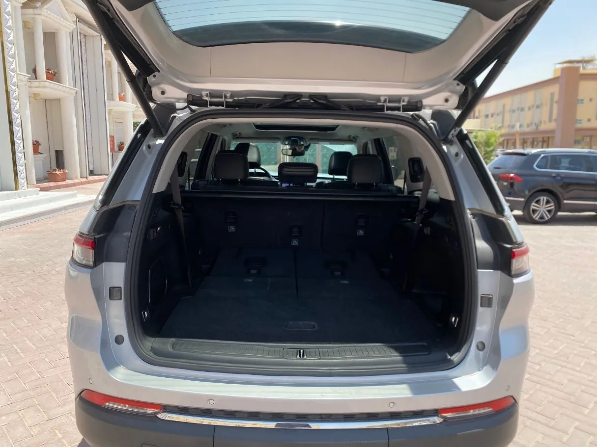 Car image 20
