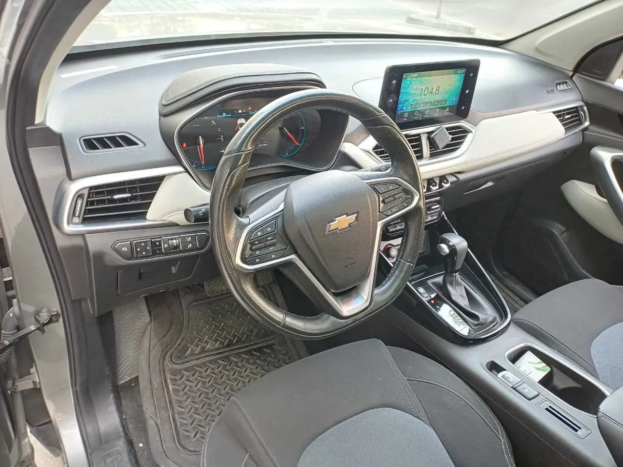 Car image 11