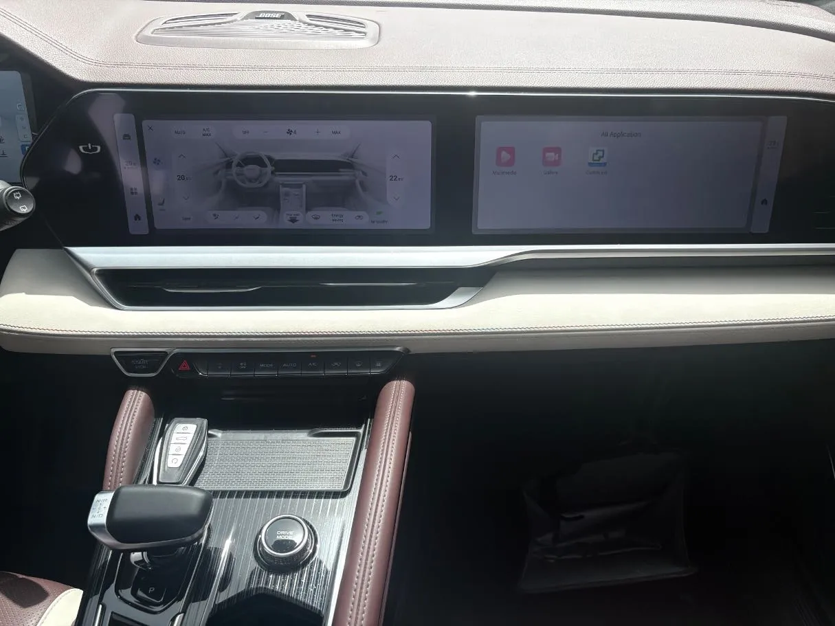 Car image 20