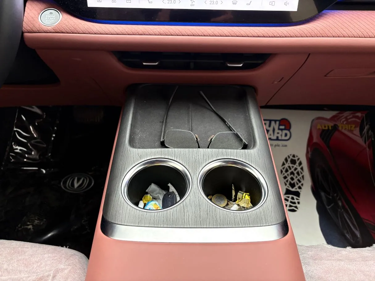 Car image 28