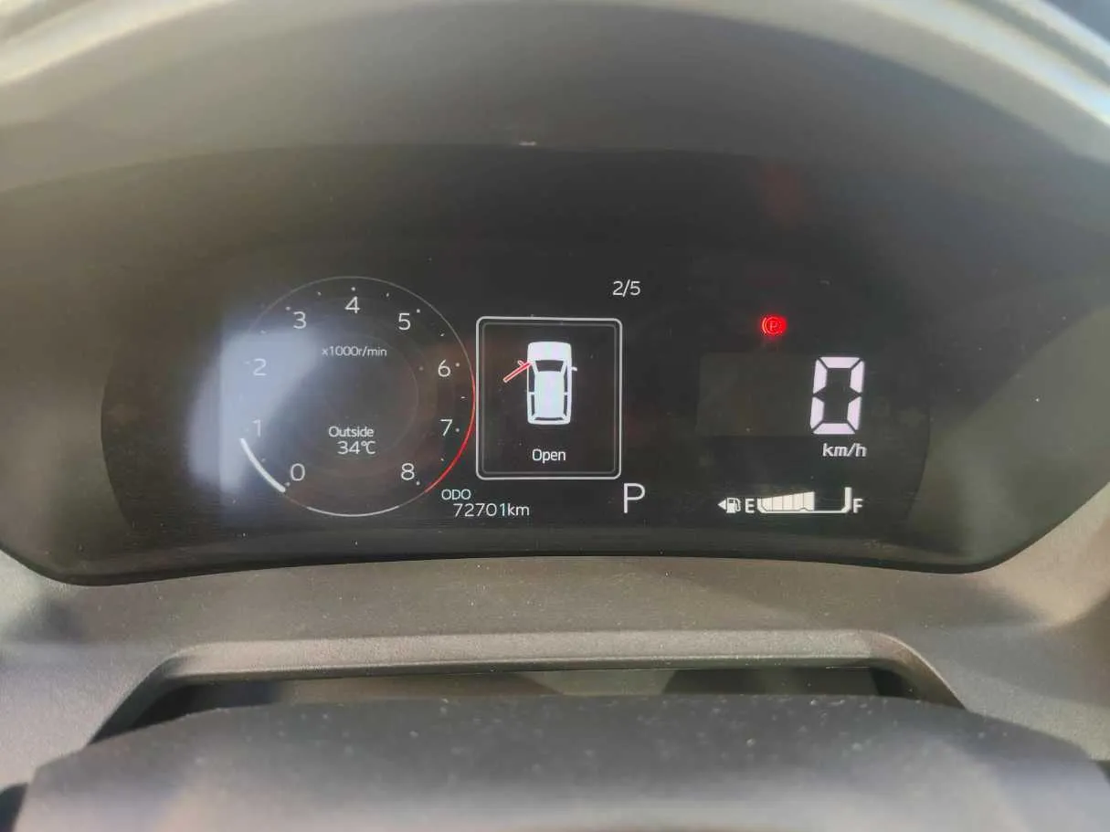 Car image 28