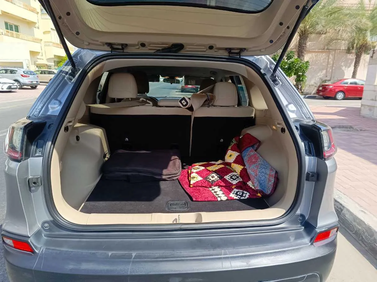 Car image 26