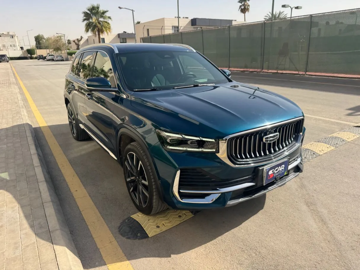 Car image 3