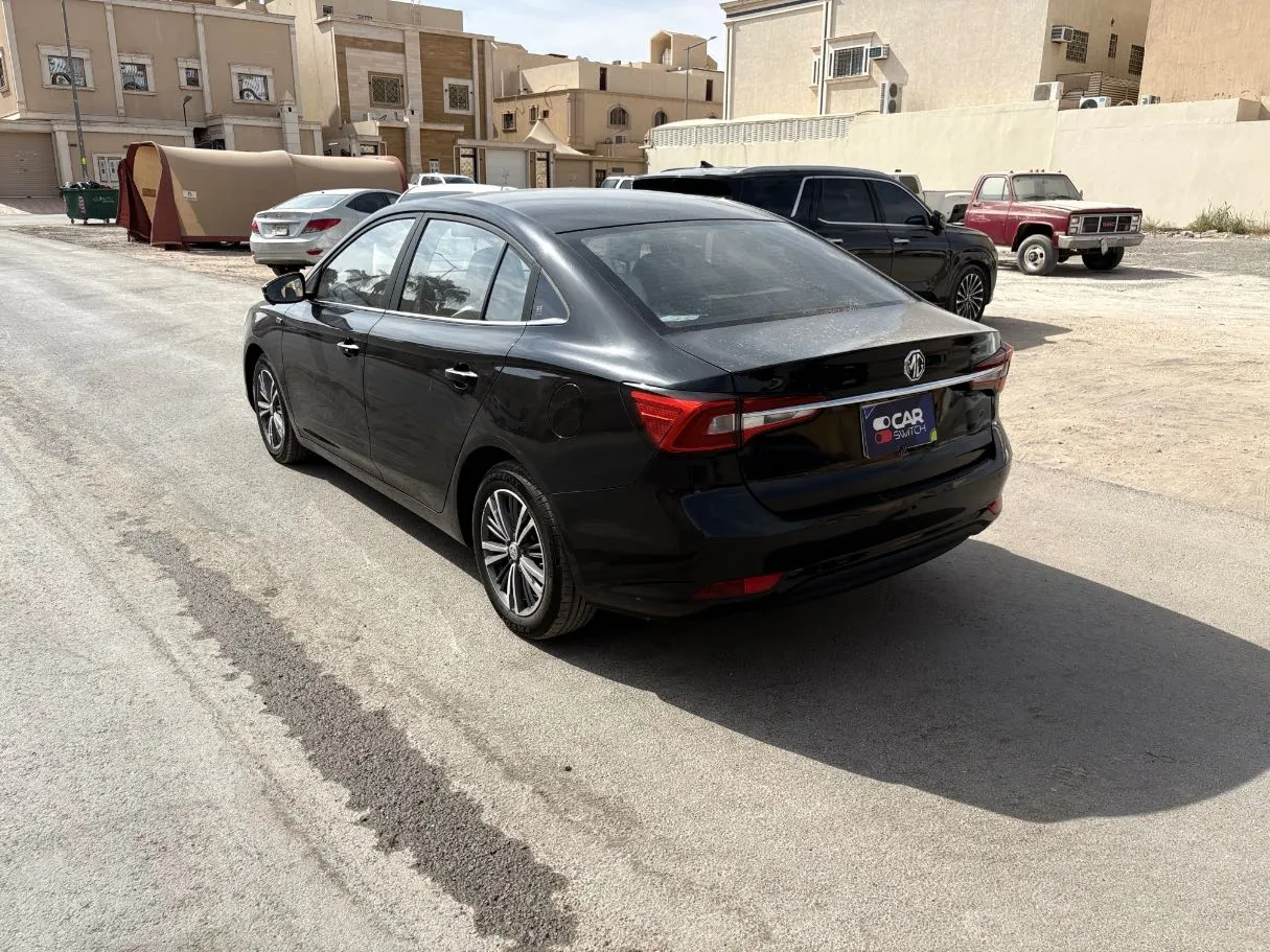Car image 7
