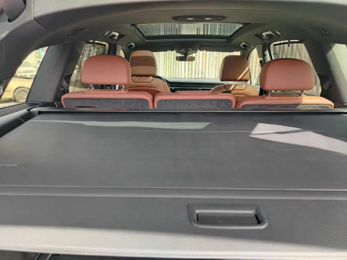 Car image 32