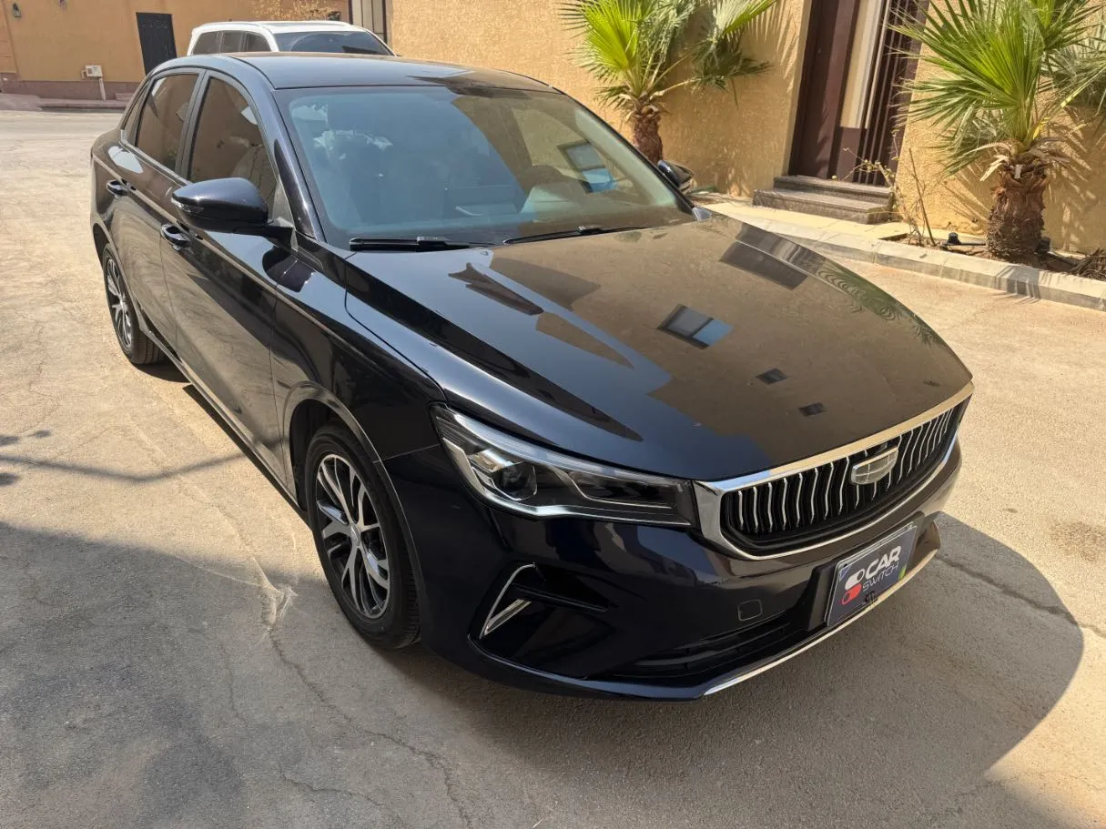 Car image 3