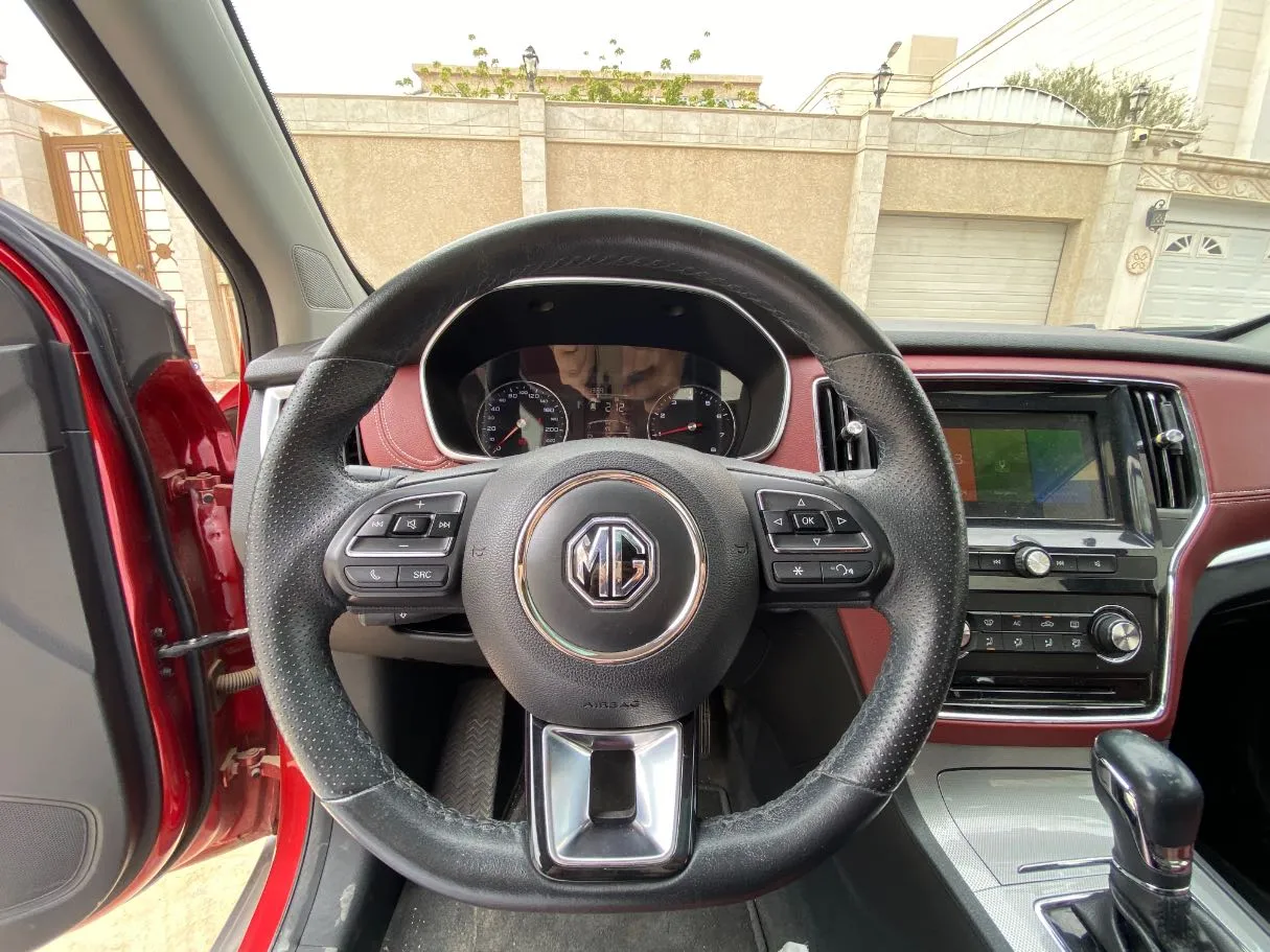 Car image 18