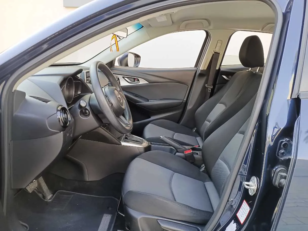 Car image 12