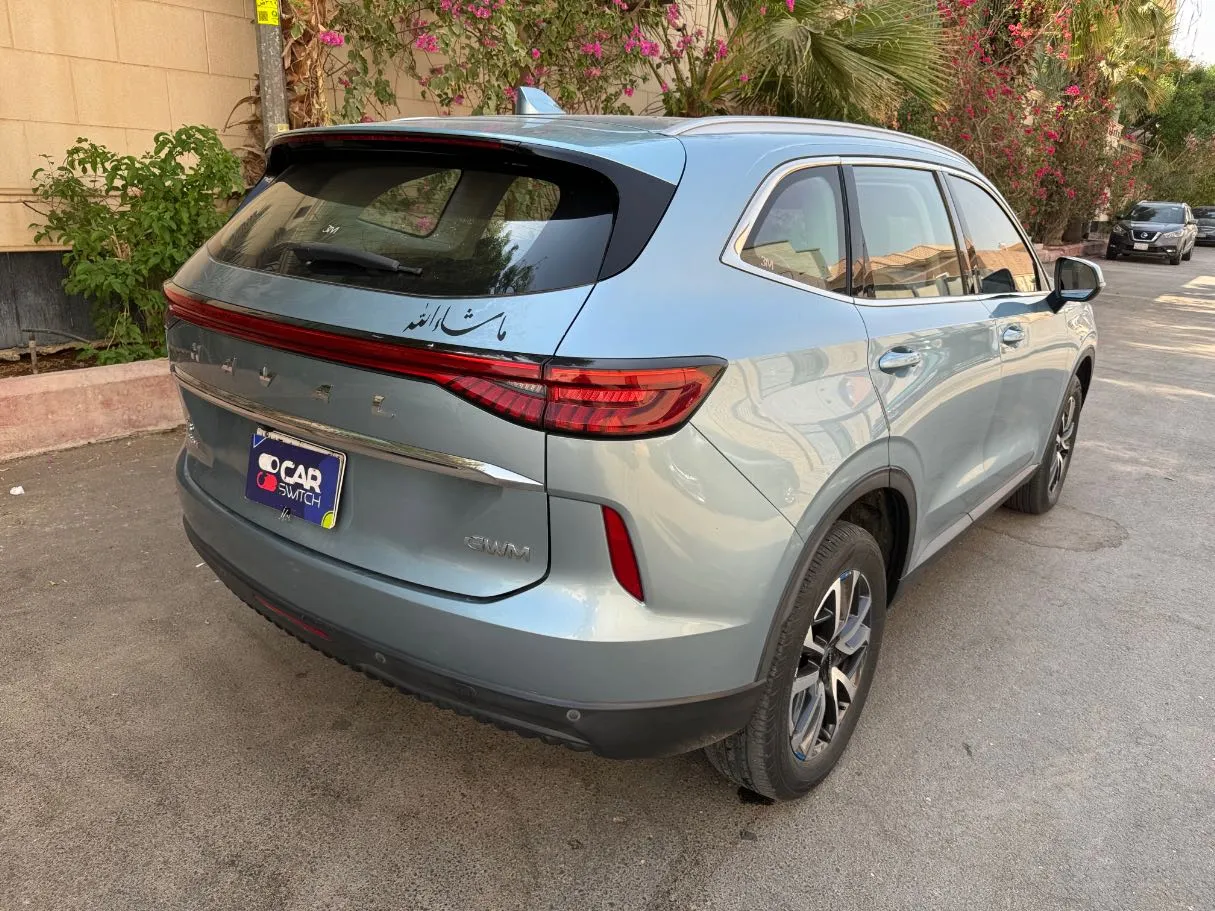 Car image 5