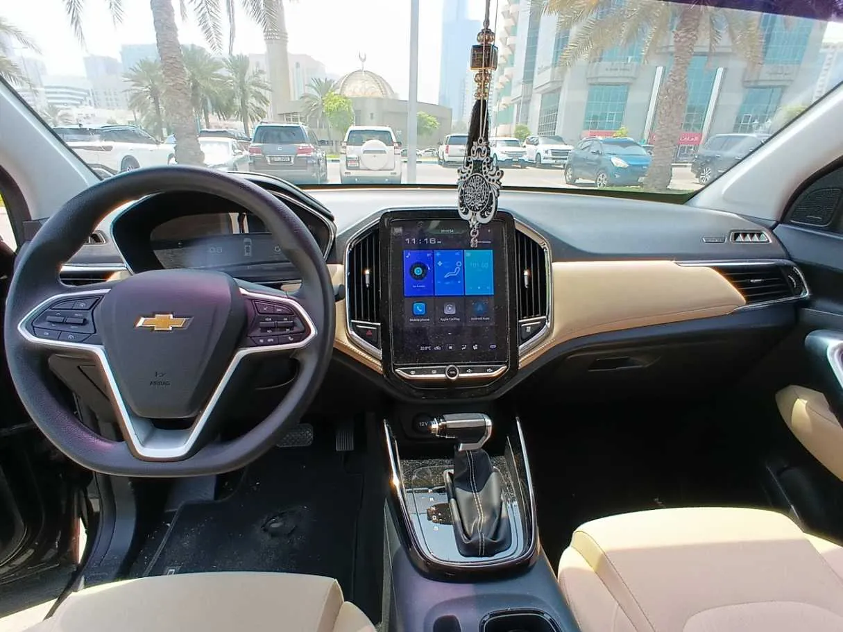 Car image 14