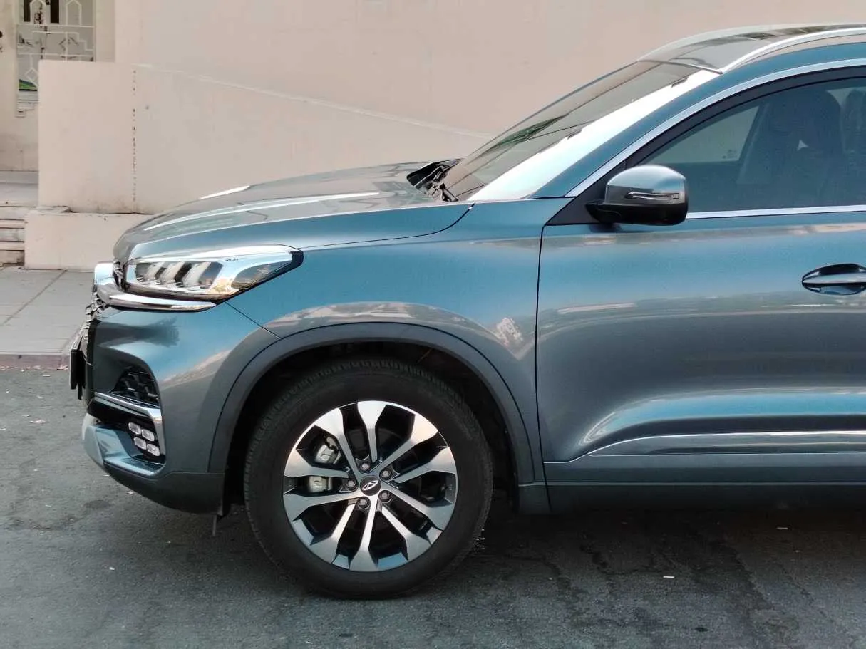 Car image 9
