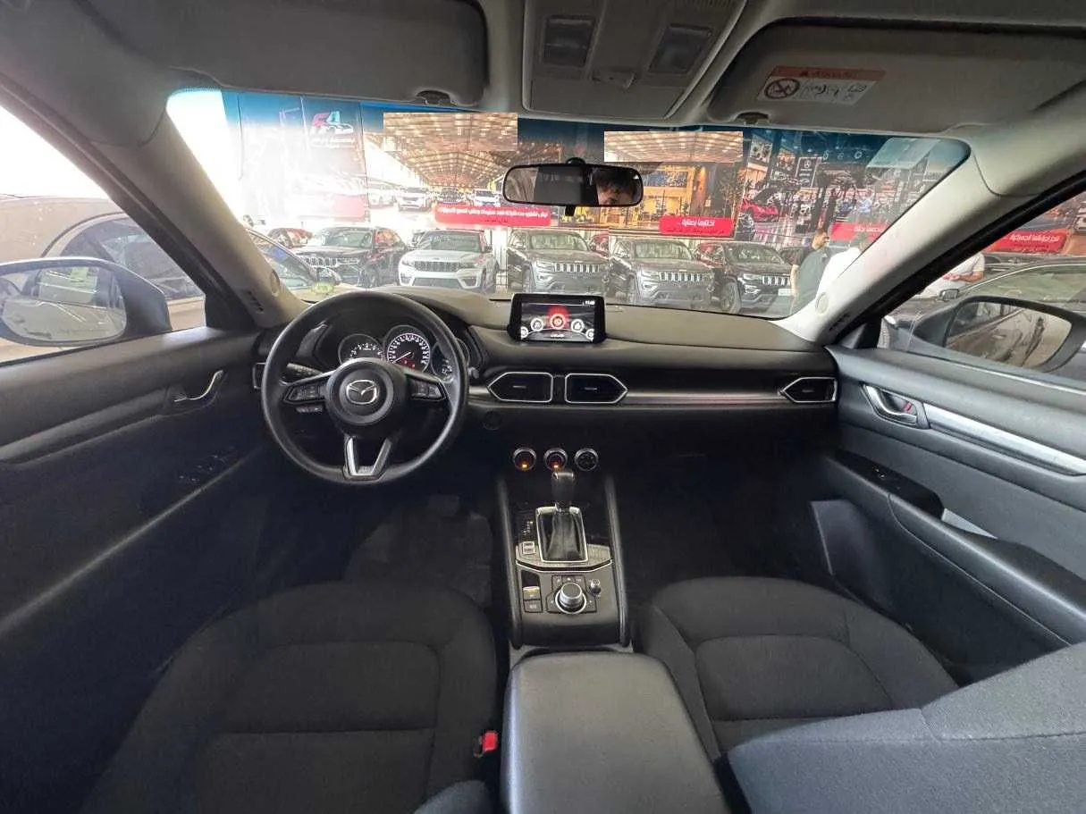 Car image 11