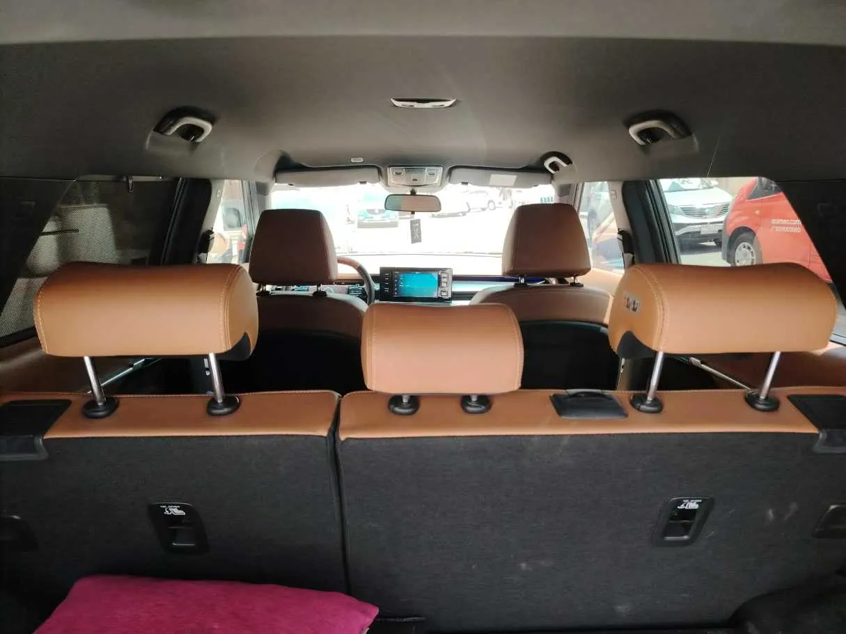 Car image 32