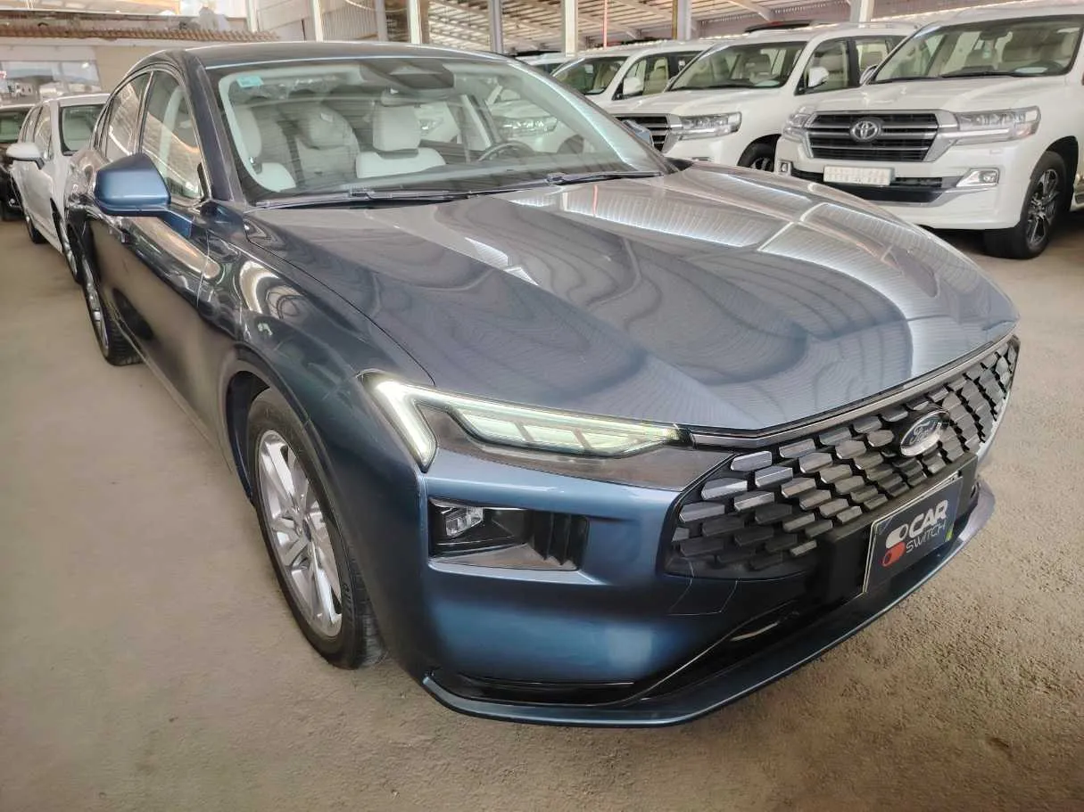 Car image 3