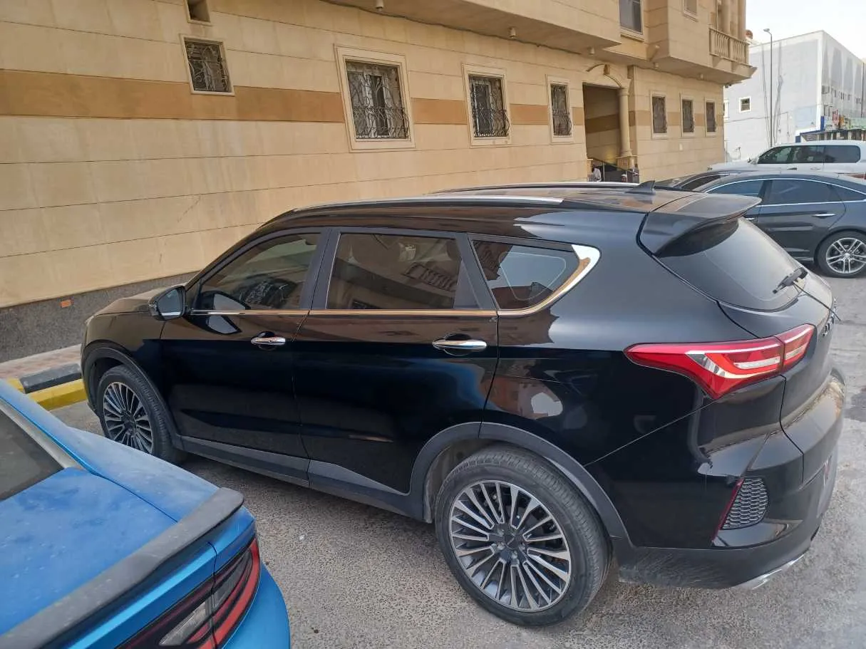 Car image 8