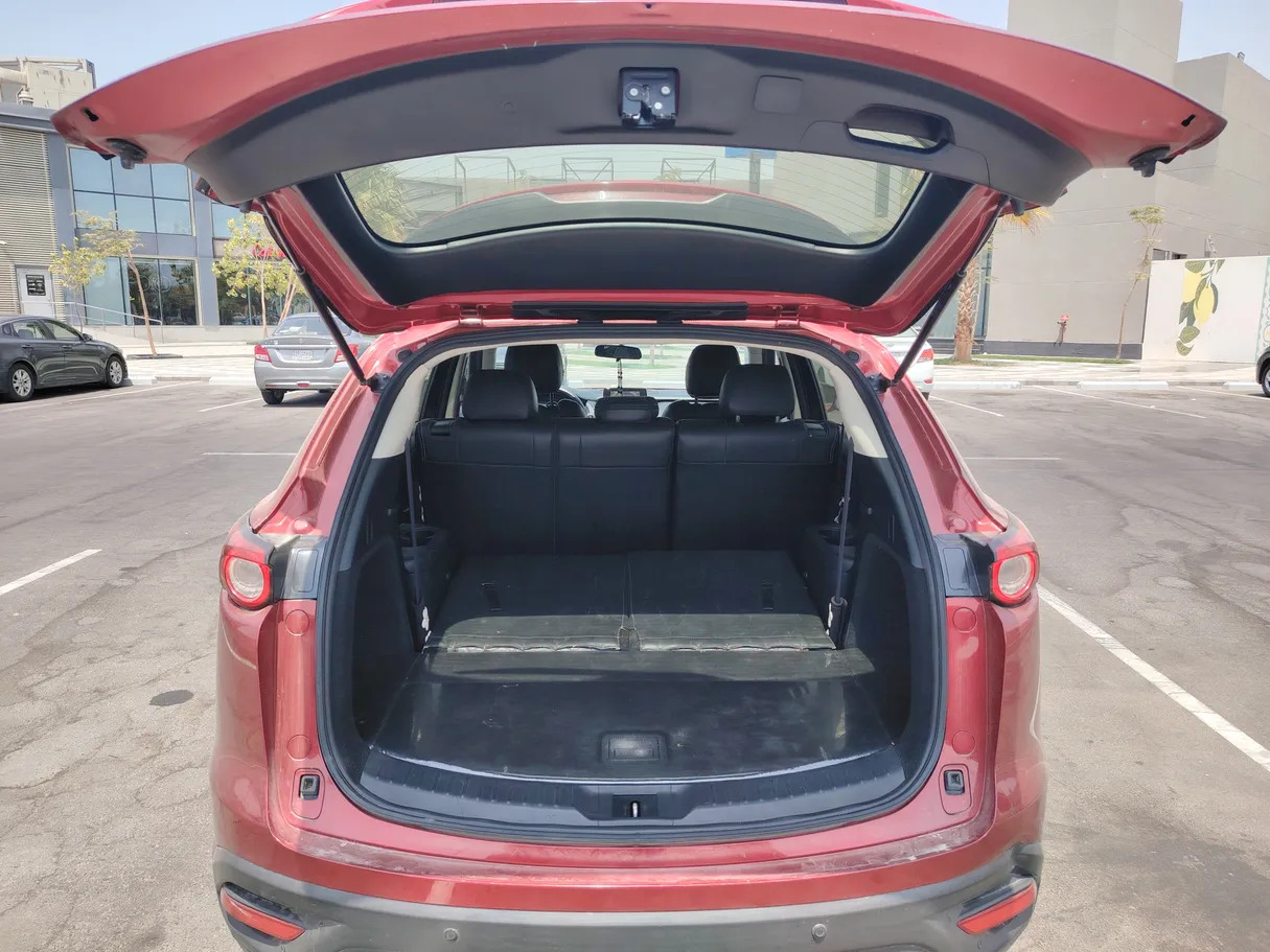 Car image 24