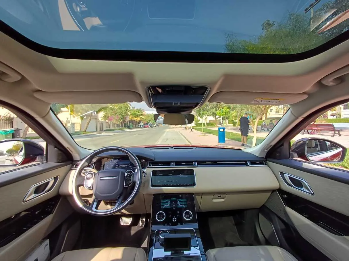 Car image 17
