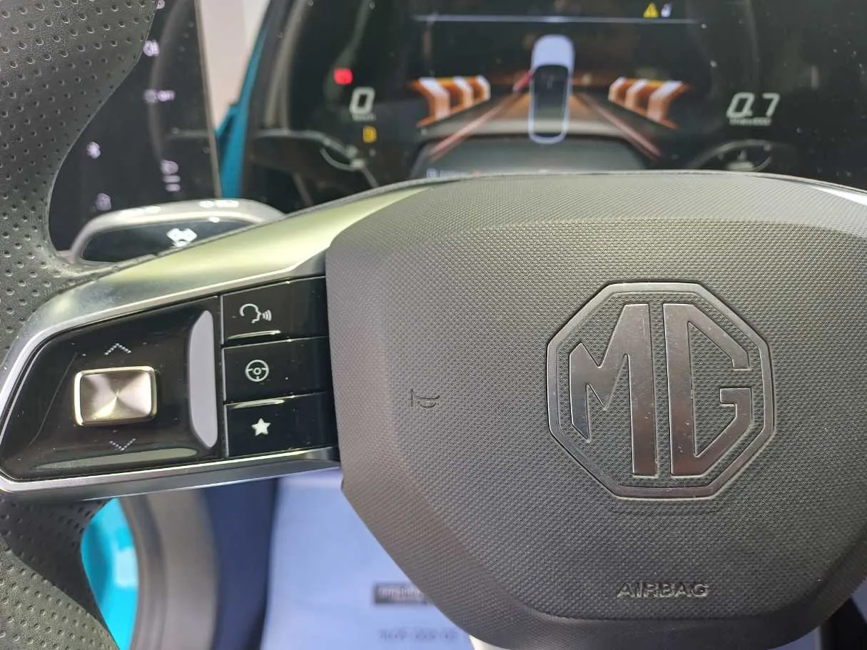 Car image 20