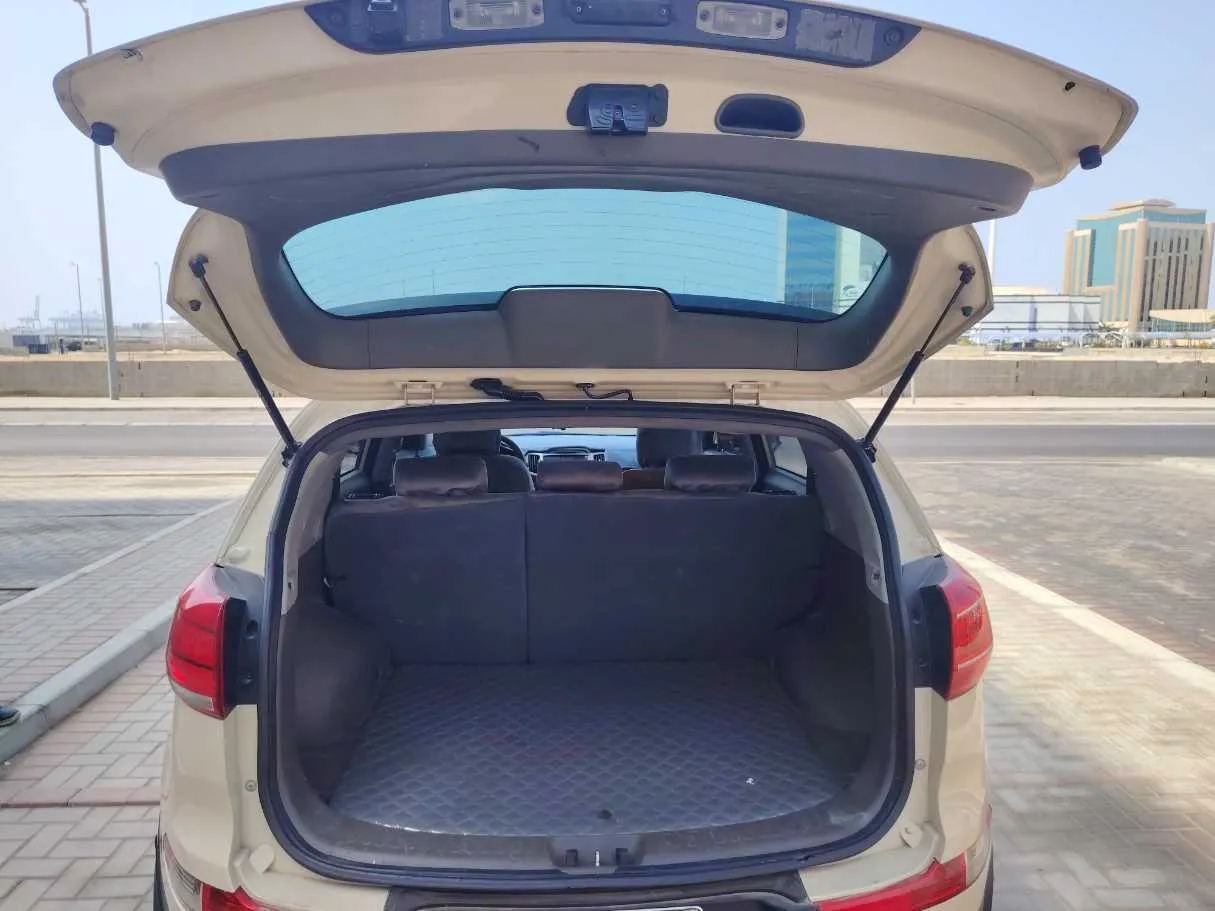 Car image 26