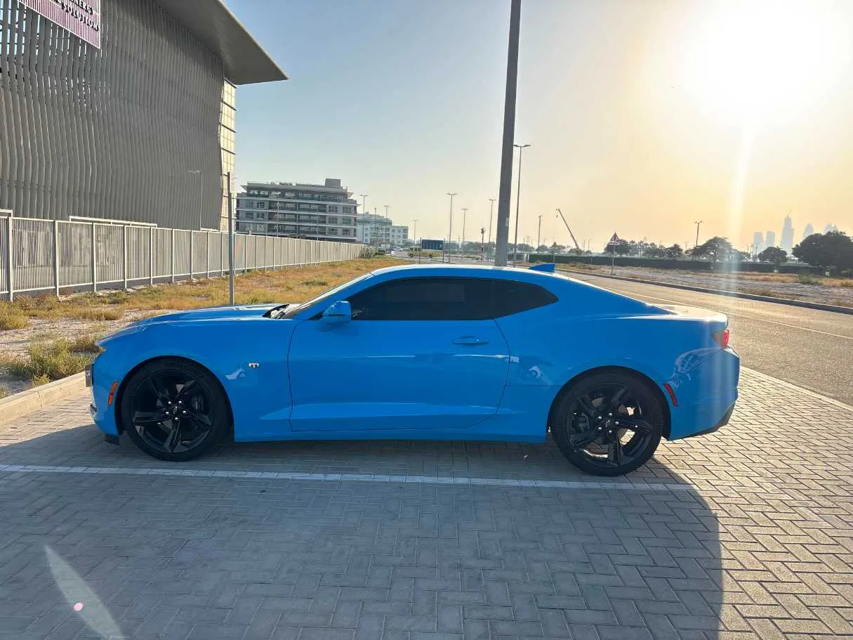 Car image 4
