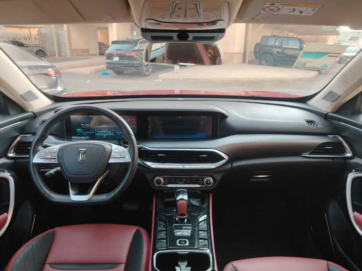 Car image 19