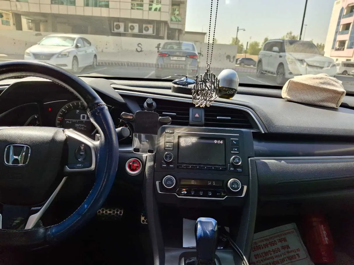 Car image 16