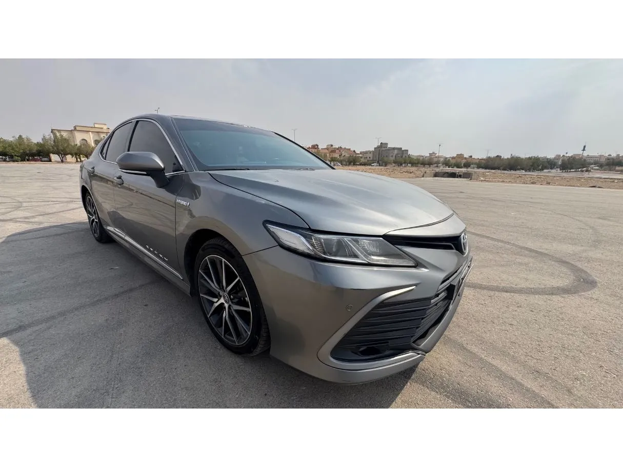 Car image 3