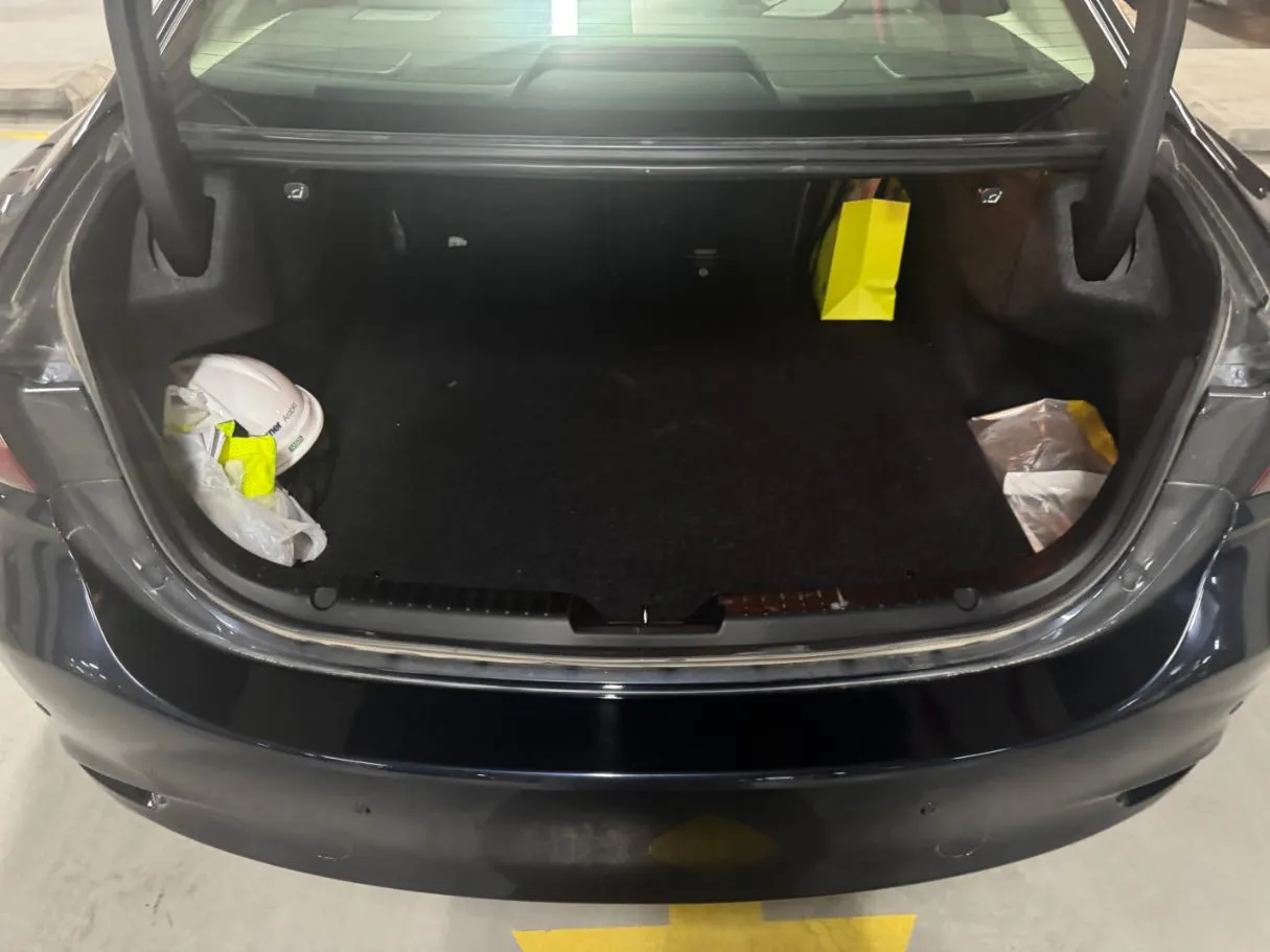 Car image 20