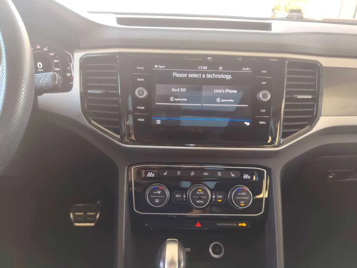 Car image 25