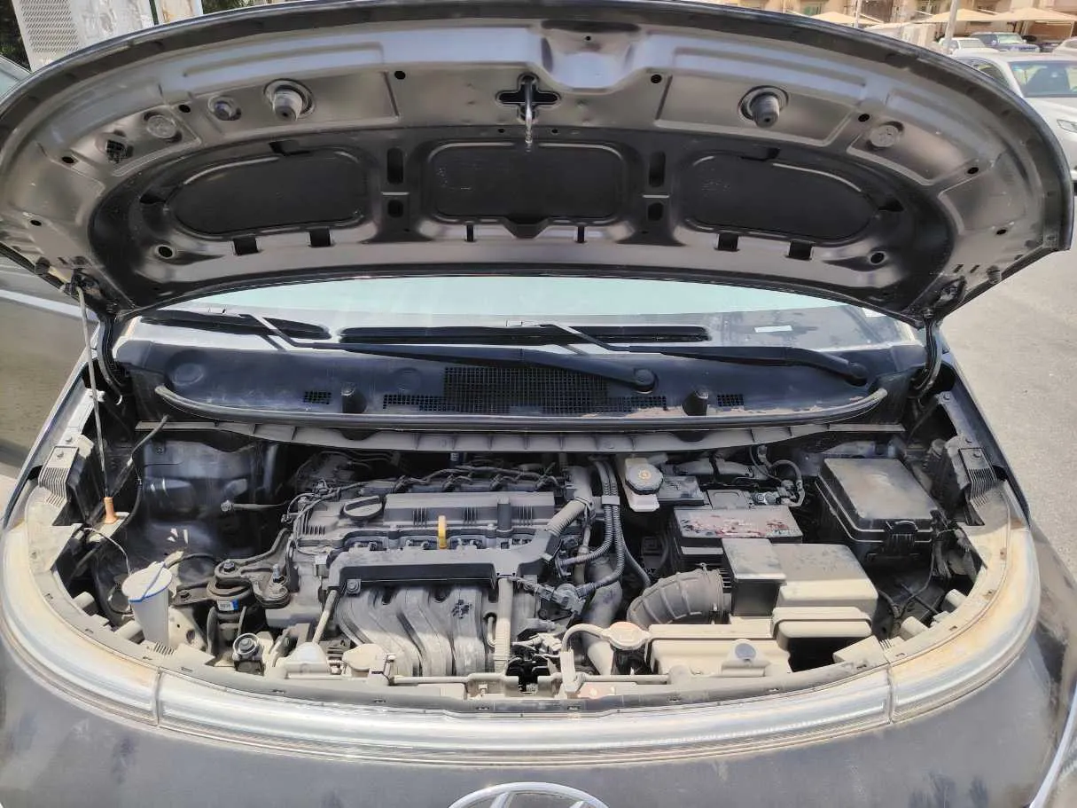 Car image 30