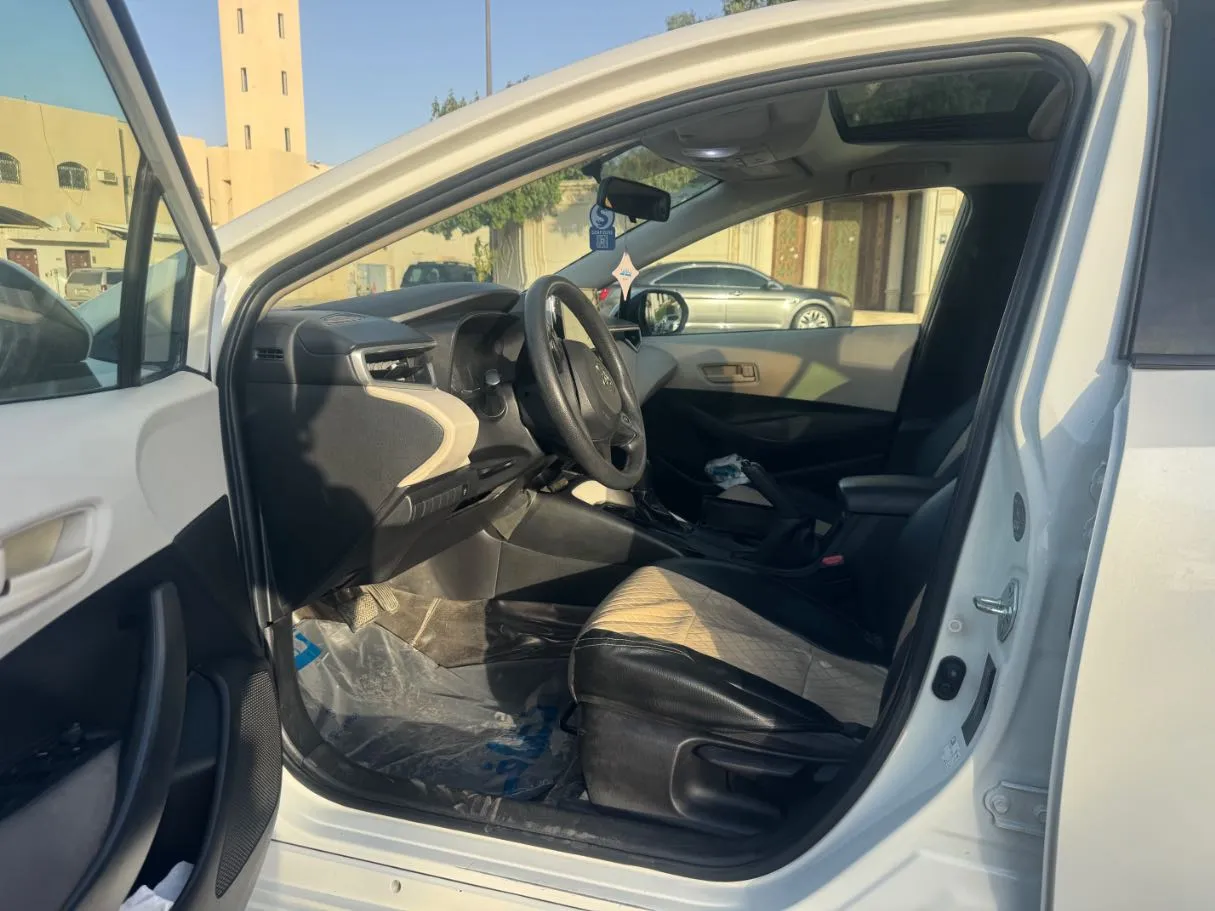 Car image 11