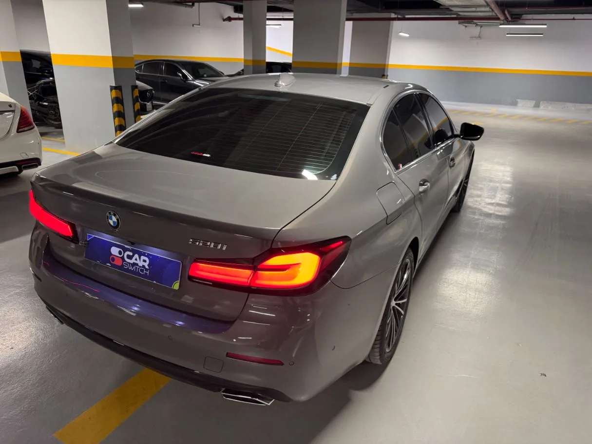 Car image 5