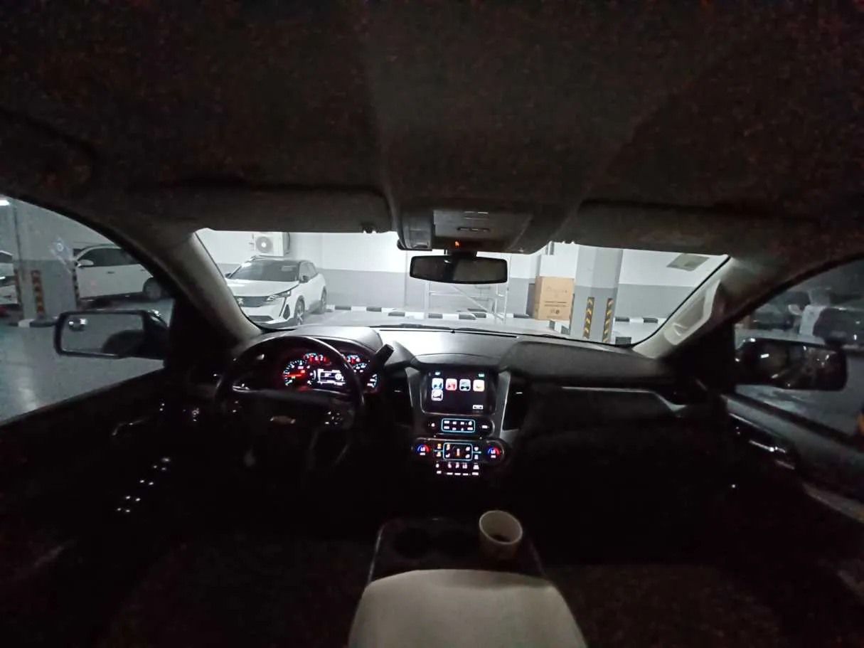 Car image 13